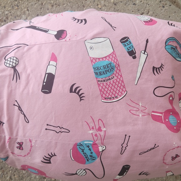 Vixen makeup pencil skirt - Picture 7 of 12